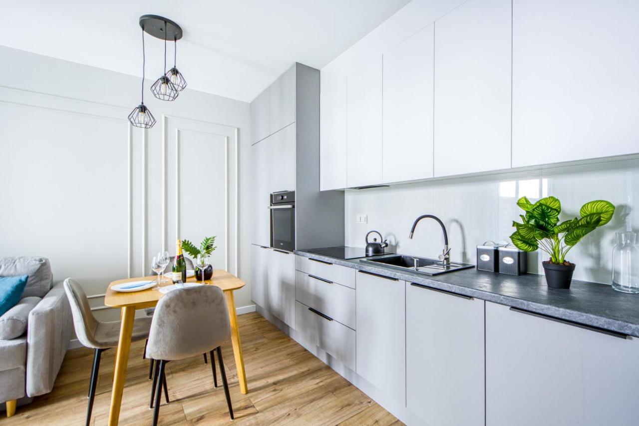 Warsaw Inside Airport & Business Premium Appartement Buitenkant foto