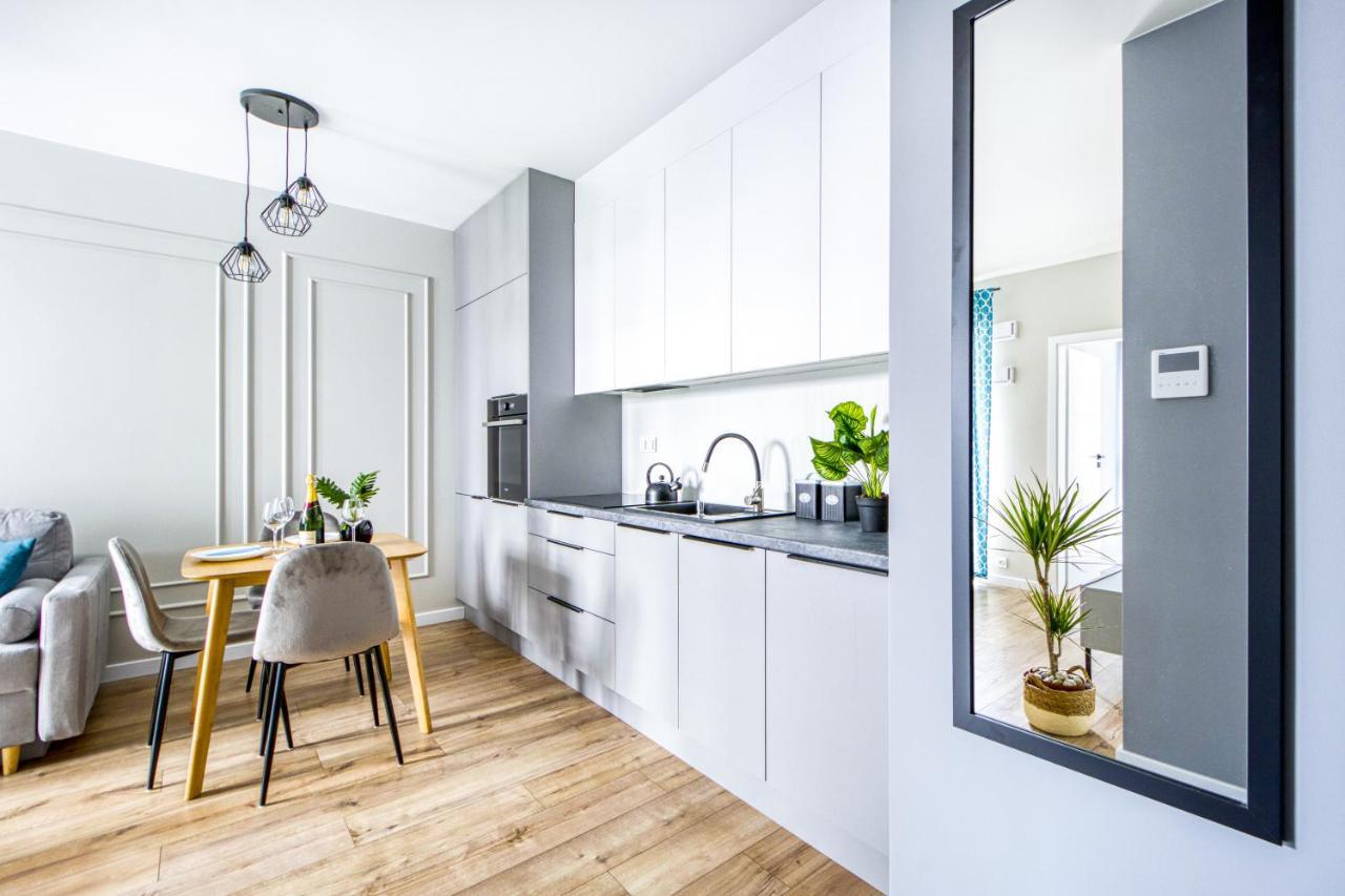 Warsaw Inside Airport & Business Premium Appartement Buitenkant foto